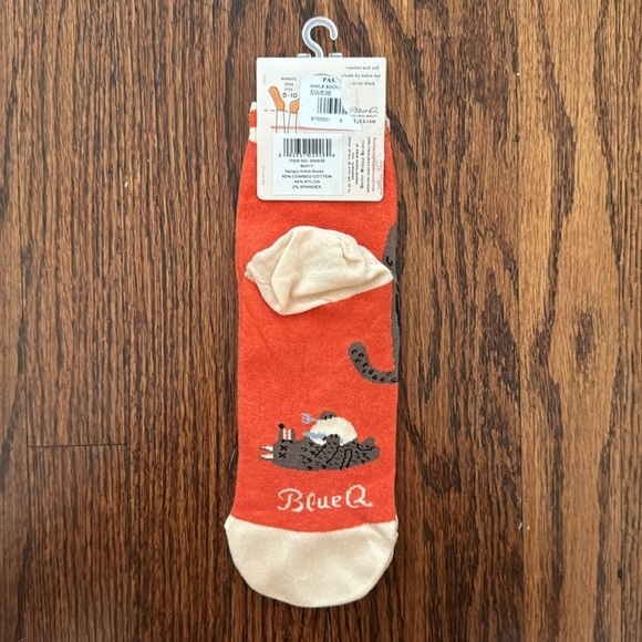 NWT “Hangry” Blue Q Ankle Socks - Picture 2 of 2